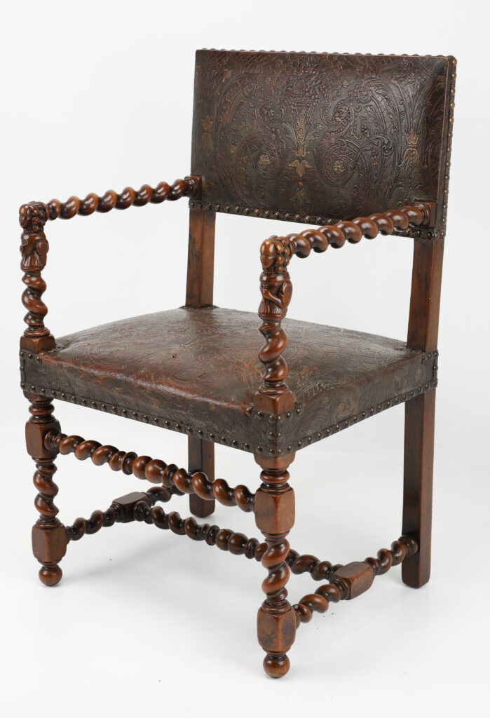 Italian Renaissance-style walnut armchair from the 18th or early 19th century