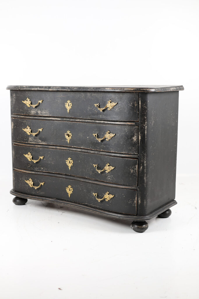 A refined Gustavian chest of drawers from Sweden, dated around 1790