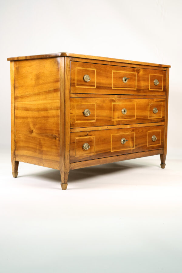 Louis XVI Walnut Commode, France, circa 1790