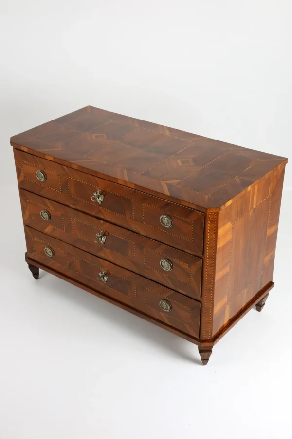Fine Louis XVI Commode in Walnut with Marquetry, Circa 1790