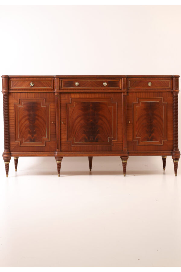 Elegant Early 20th-Century Sideboard in Mahogany